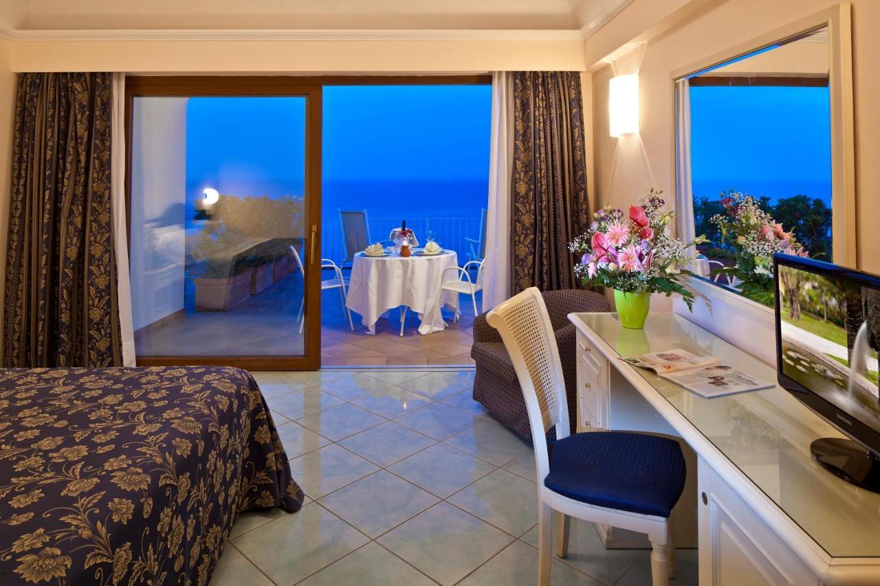 Le Querce Resort Sea Thermae & Spa Isquia Exterior foto